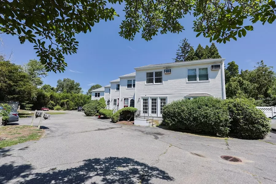 660 Windwood Drive #6, Tiverton, RI 02878