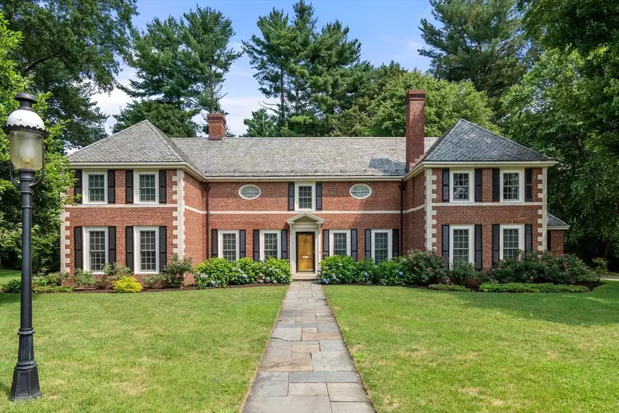 2 Kenilworth Road, Wellesley, MA 02482