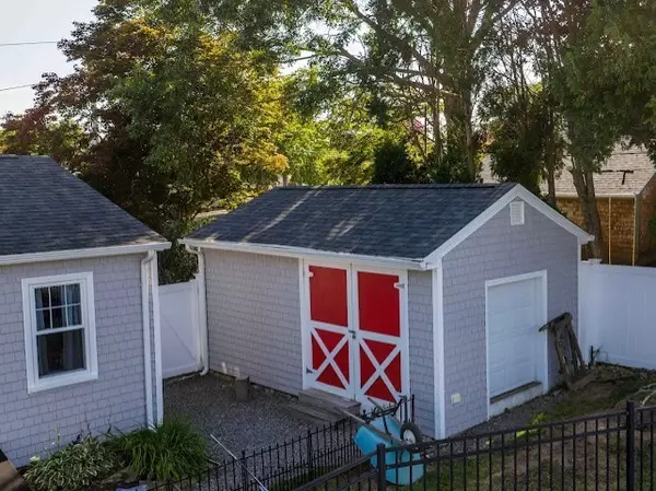 Acushnet, MA 02743,9 Middlefield Place