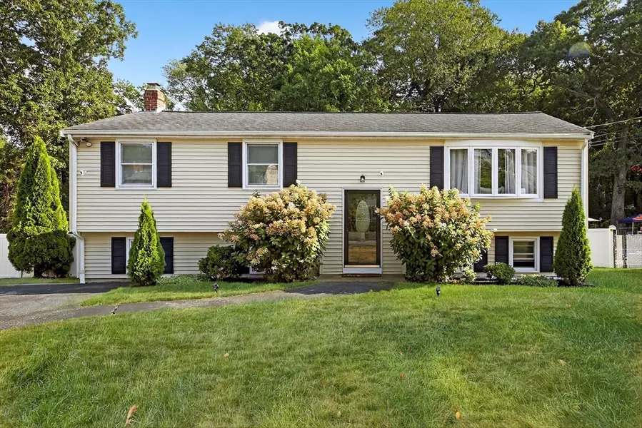 37 Westgate Rd, Framingham, MA 01701