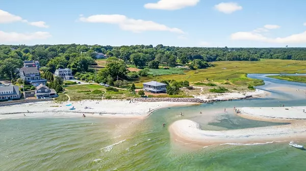 Dartmouth, MA 02748,12 Meadow Shores Rd