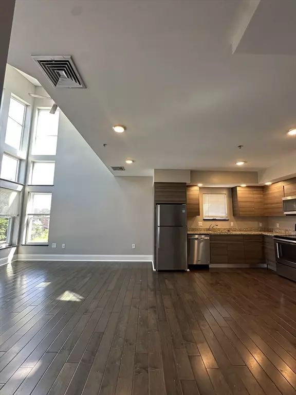 Watertown, MA 02472,60 Howard #432