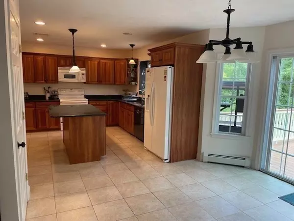 Sturbridge, MA 01566,41 Bushnell