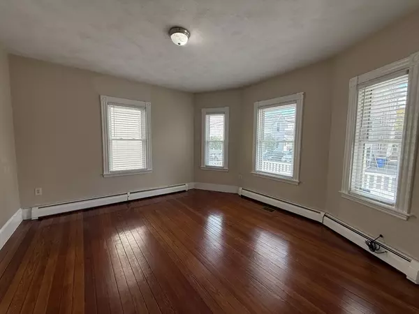 Winthrop, MA 02152,8-10 Seafoam Ave #1