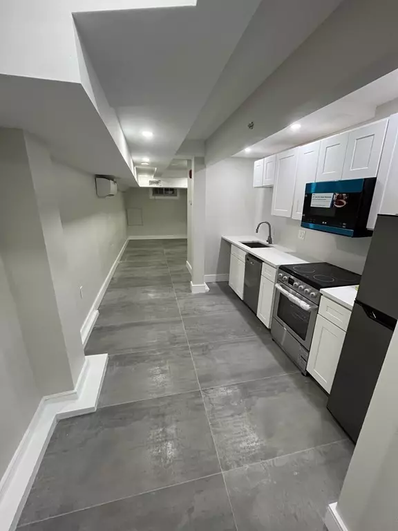 Boston, MA 02113,17 Sheafe #B