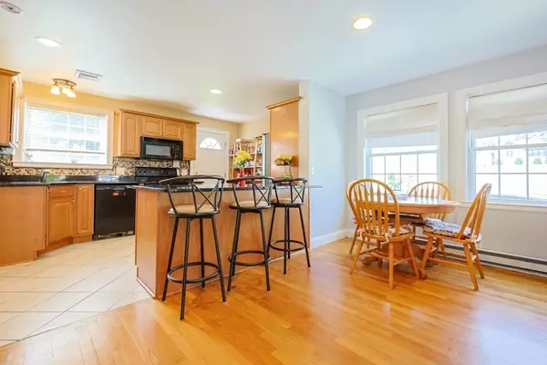8 Whitins Rd #A, Sutton, MA 01590