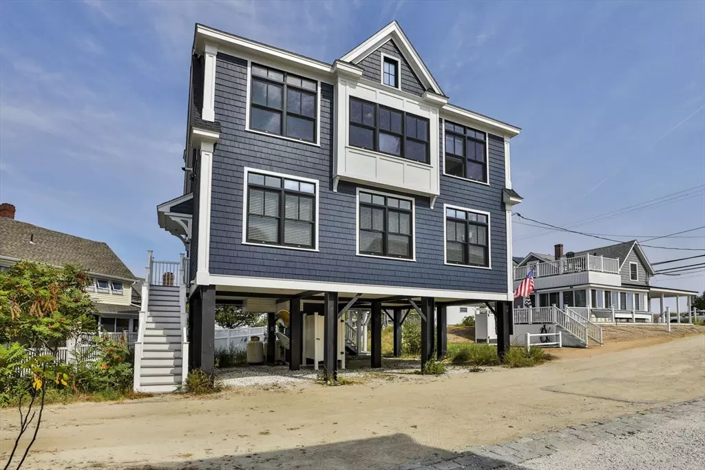 Newbury, MA 01951,4 18th St