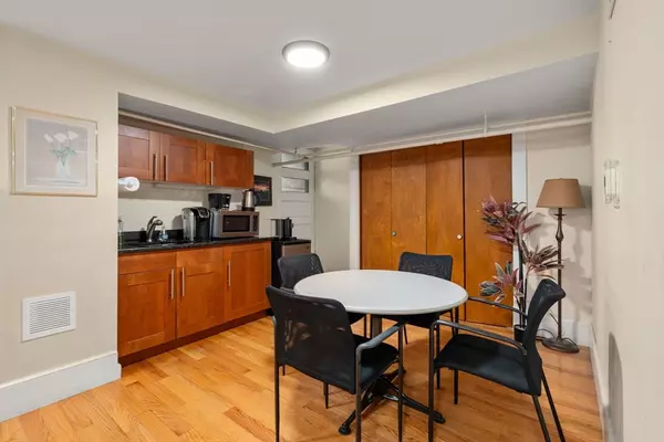 Brookline, MA 02445,1577 Beacon Street #1