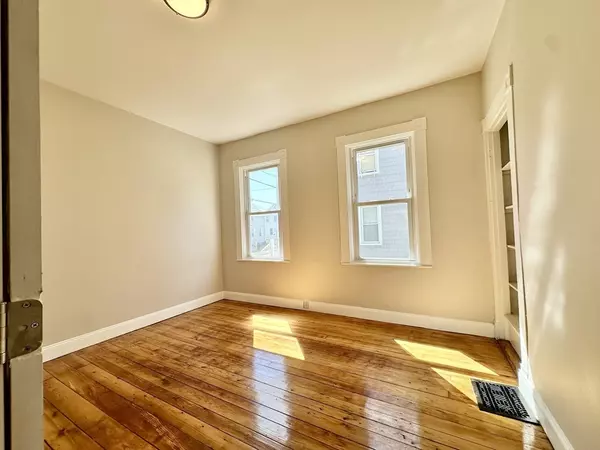 New Bedford, MA 02740,299 Cedar St