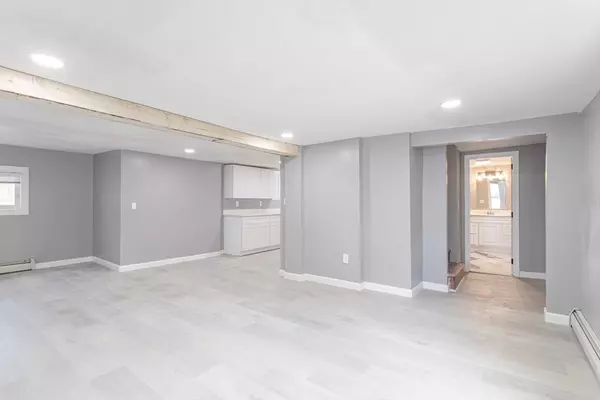 Fall River, MA 02721,568 2nd St
