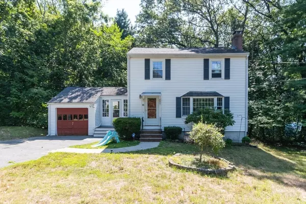 15 Lexington St, Burlington, MA 01803