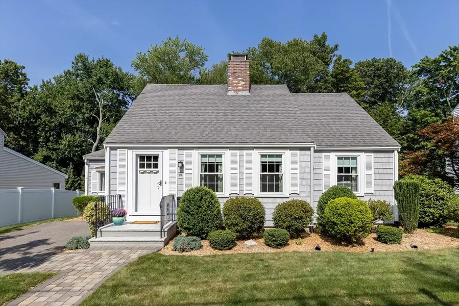 99 Elm St, Milton, MA 02186