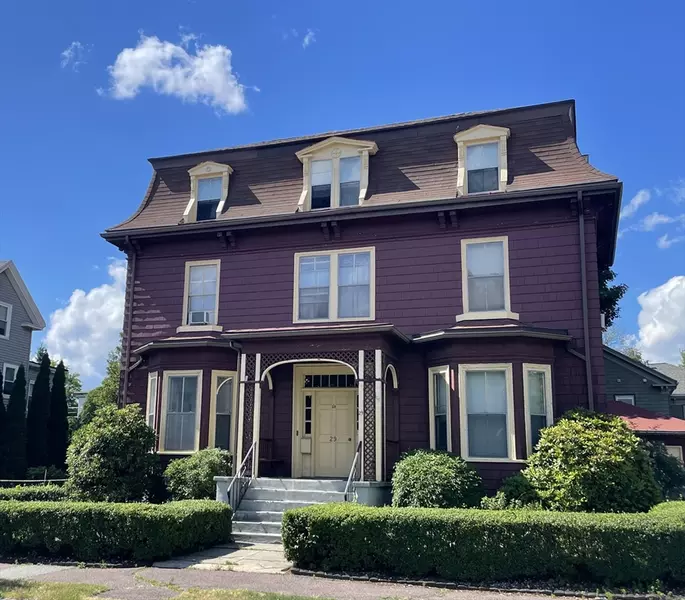 29 Chestnut St #1, Wakefield, MA 01880