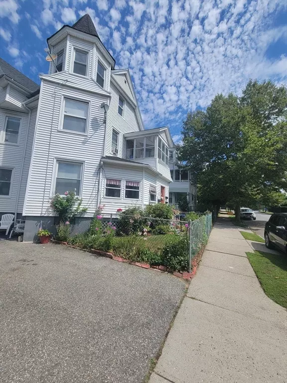 Springfield, MA 01107,68 Waverly St