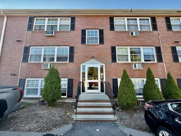 1 Tara Dr #12, Weymouth, MA 02188