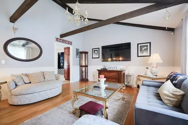 Norwood, MA 02062,35 Pilgrim Dr