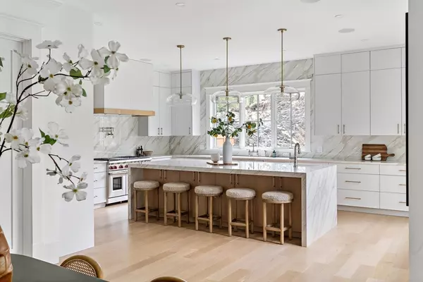 33 Royalston Road, Wellesley, MA 02481