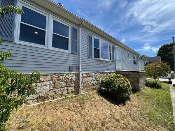 Fall River, MA 02720,156 Bliss St