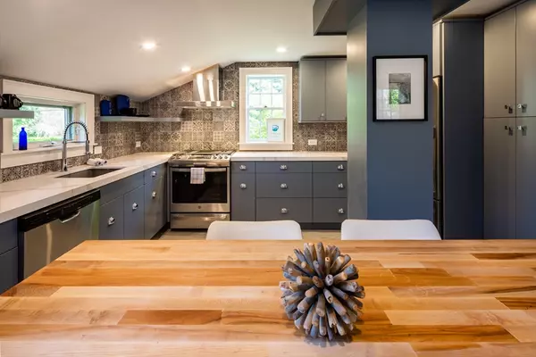 Chatham, MA 02633,591 Crowell Road