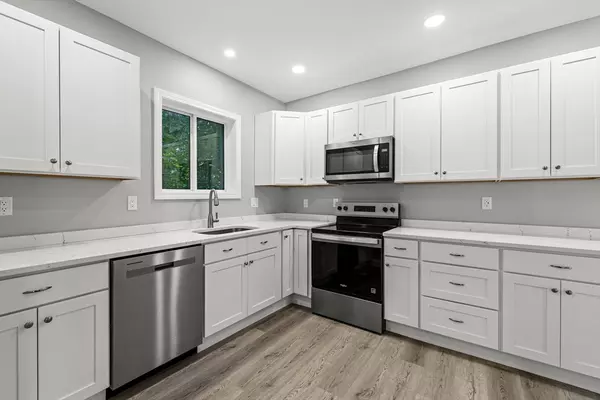 Middleboro, MA 02346,27-29 Pearl Street