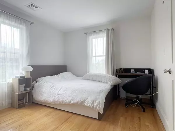 Winchester, MA 01890,72 Holland St #72