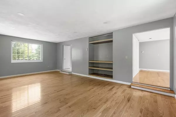 Sharon, MA 02067,6 Tiot St