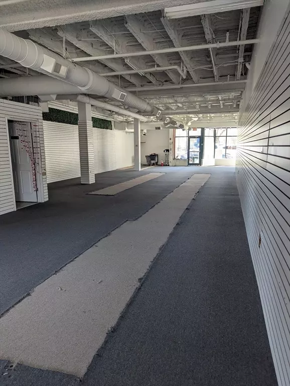 Boston, MA 02130,323-329 Centre St #C4b