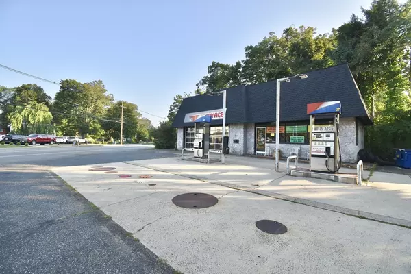 Wilbraham, MA 01095,467 Main St