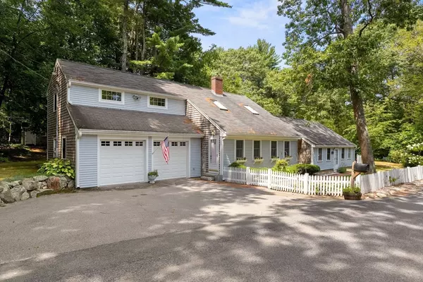 Duxbury, MA 02332,18 King Phillips Path