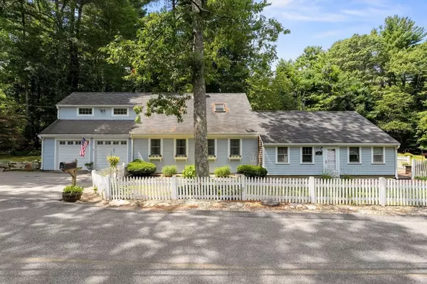 Duxbury, MA 02332,18 King Phillips Path