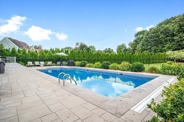 Halifax, MA 02338,198 Thompson St