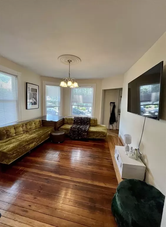 Waltham, MA 02453,178 Robbins Street #178