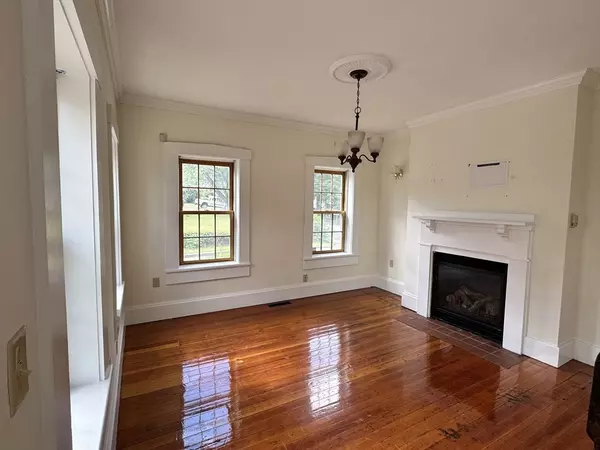 Southbridge, MA 01550,22 School Street #2