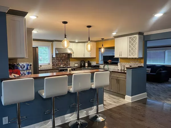 Springfield, MA 01104,11 Leroy Pl