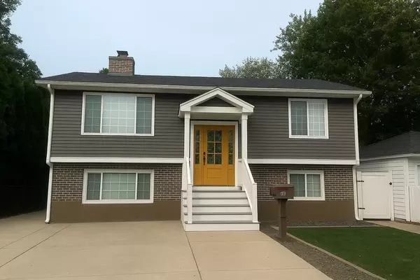 11 Leroy Pl, Springfield, MA 01104