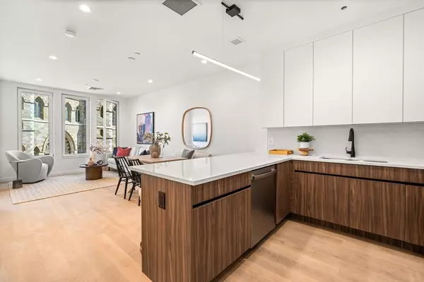 Boston, MA 02118,1395 Washington Street #PH4