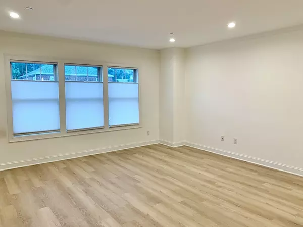 Boston, MA 02131,67-69 Cummins Hwy #101