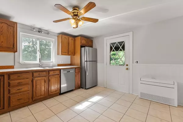 Acton, MA 01720,84 Central St