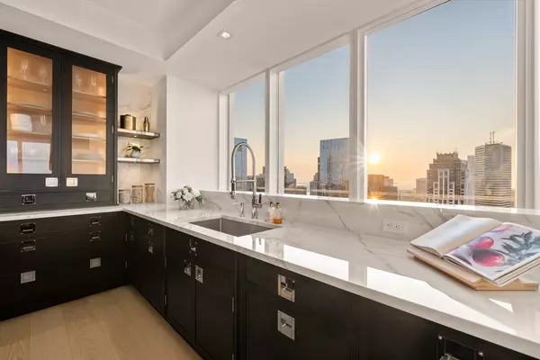 Boston, MA 02111,2 Avery #PH3C