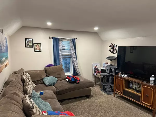 Everett, MA 02149,40 Central Ave #3