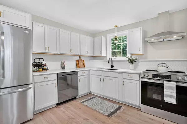 Agawam, MA 01030,51 Bradford Dr