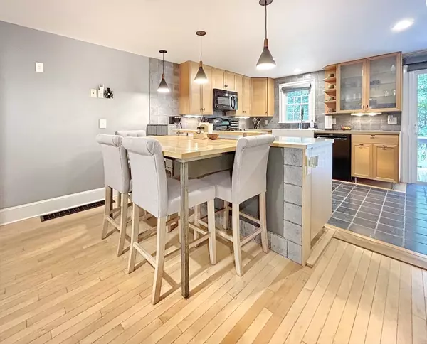 Norton, MA 02766,16 Colonial Drive #16