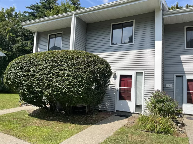 555 Russell Rd #D18, Westfield, MA 01085