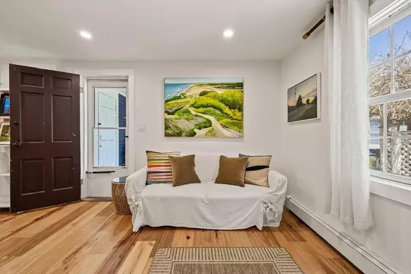 Provincetown, MA 02657,30 Bangs