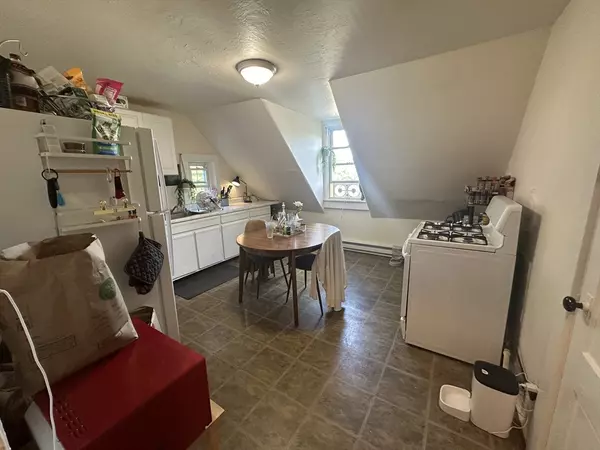 Natick, MA 01760,10 Grant St #3