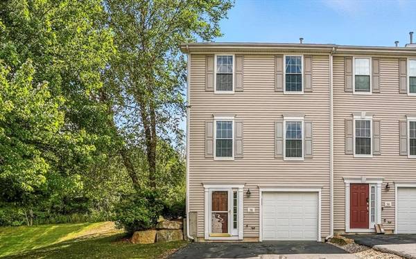 58 Buttercup Ln #58, Grafton, MA 01560