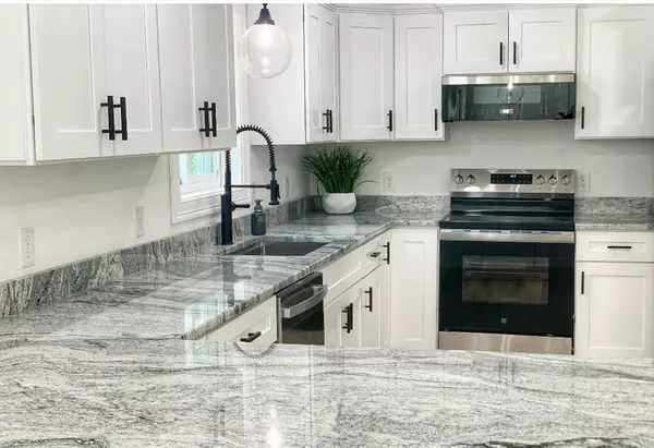 Westfield, MA 01085,22 Root Rd