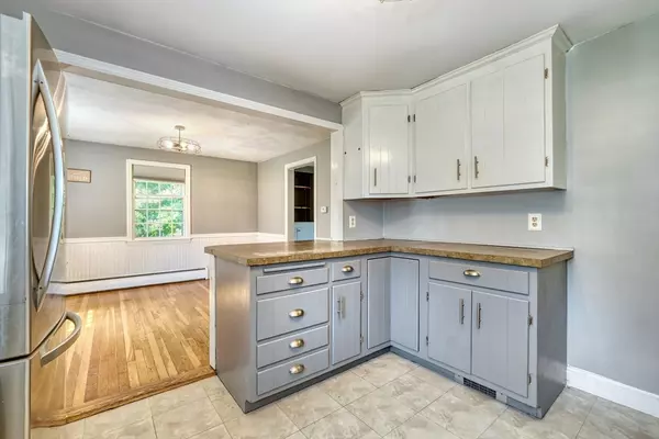 Topsfield, MA 01983,10 Prospect St.