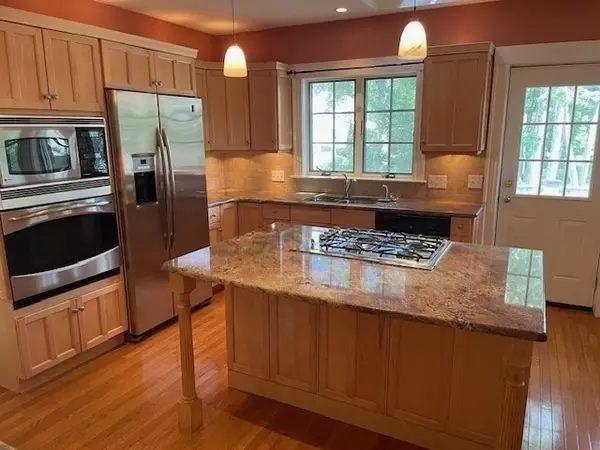 Newton, MA 02459,68 Walnut Hill