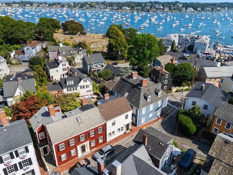 14 Hooper St, Marblehead, MA 01945